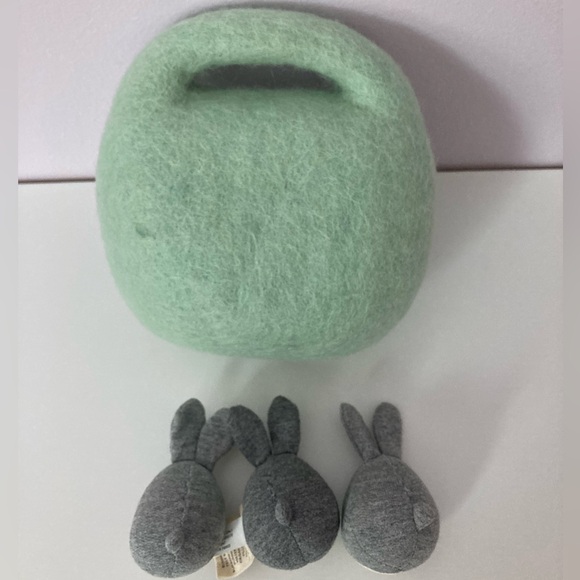 Lovevery Bunnies in a Felt Burrow - Picture 6 of 7